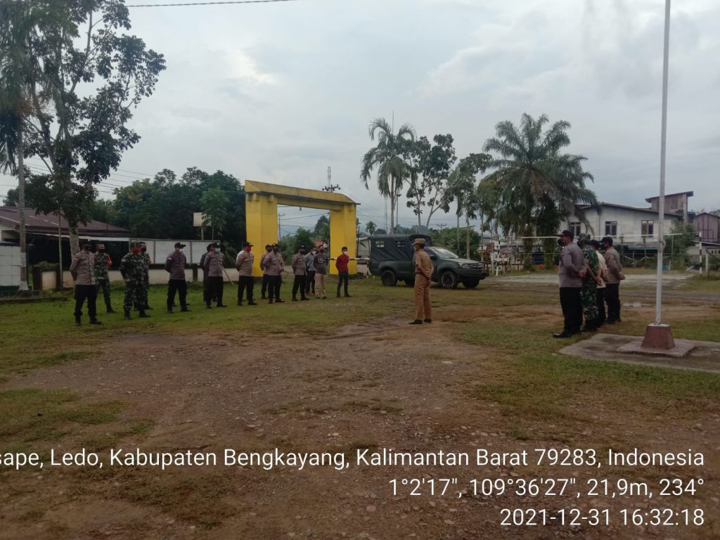 Bersama Forkopincam, Koramil Ledo Apel Siaga Sambut Tahun Baru 2022