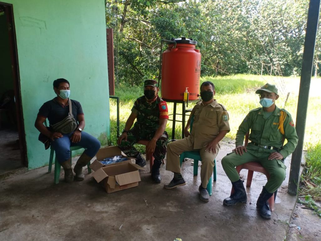 Pencapaian Target Vaksinasi, Babinsa Gelar Komsos Dengan Aparatur Pemerintah