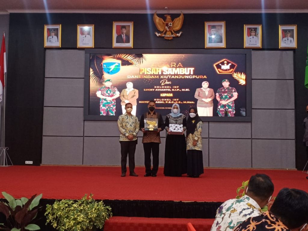 Dandim 1202/Singkawang, Hadiri Lepas Sambut Danrindam XII/Tanjungpura