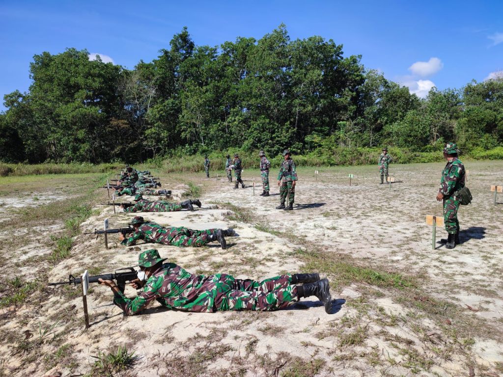 Kodim 1202/SINGKAWANG Gelar Latihan Menembak Senjata Ringan TW. I Tahun 2022