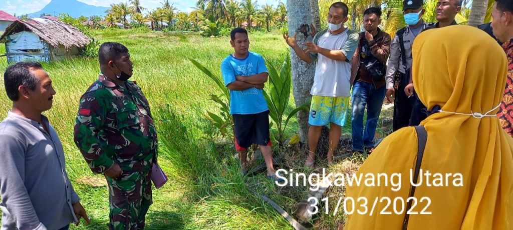 Babinsa Terjun langsung di Tengah Masyarakat Untuk Mediasi Permasalahan Warga