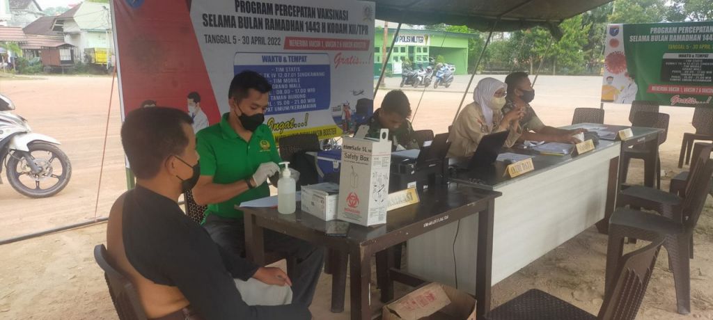 Kodim 1202/Singkawang Laksanakan Vaksinasi di Bulan Puasa di Wilayah Kota Singkawang