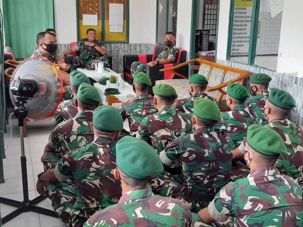 *DANREM 121/ABW BERIKAN PEMBINAAN MENTAL DAN AJAK ANGGOTA MELAKUKAN KEGIATAN POSITIF DAN BERMANFAAT BAGI MASYARAKAT*