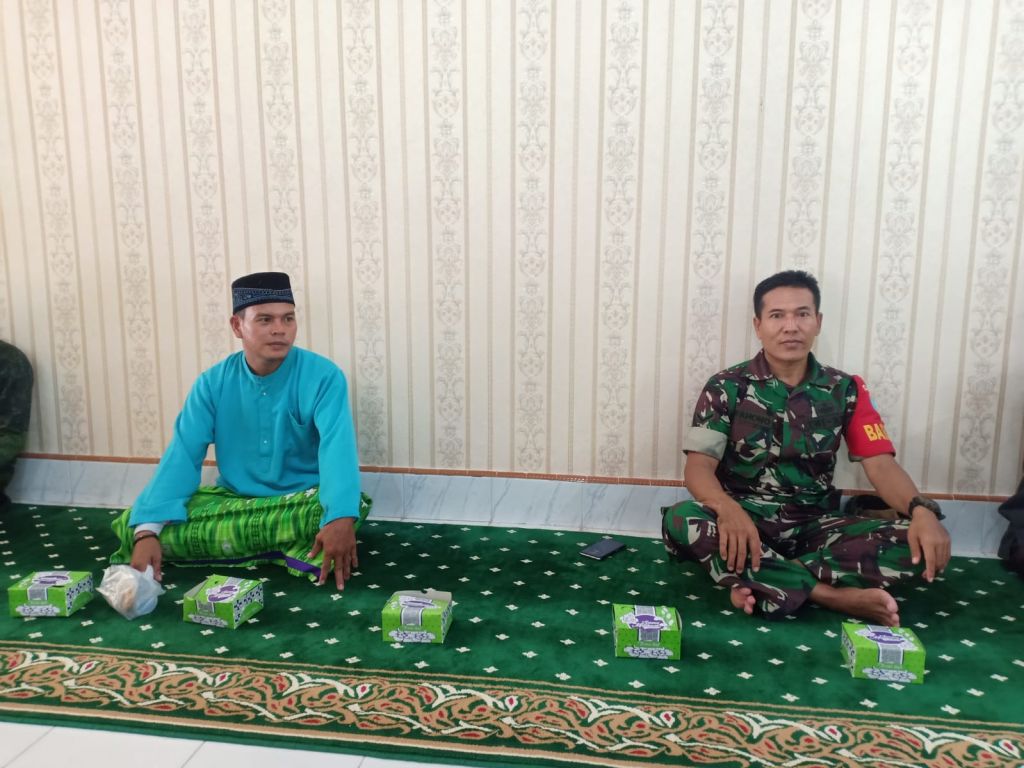 Dekat Dengan Rakyat, Babinsa Koramil 1202-03/Sry Hadiri Tabligh Akbar