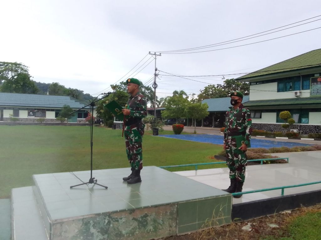 Dandim 1202/Singkawang  Pimpin Upacara Bendera Hari Senin