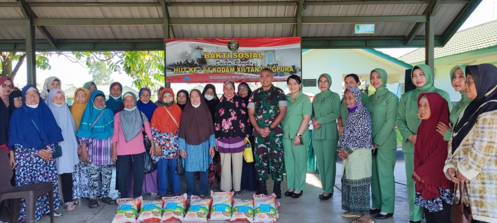 Kodim 1202/Skw Gelar Donor Darah dan Bhakti Sosial dalam Rangka HUT Kodam XII/TPR ke 64