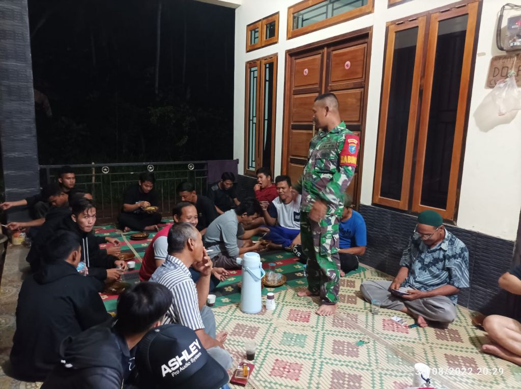 BABINSA 1202-03/SRY KOMSOS DENGAN MASYARAKAT DESA BINAAN