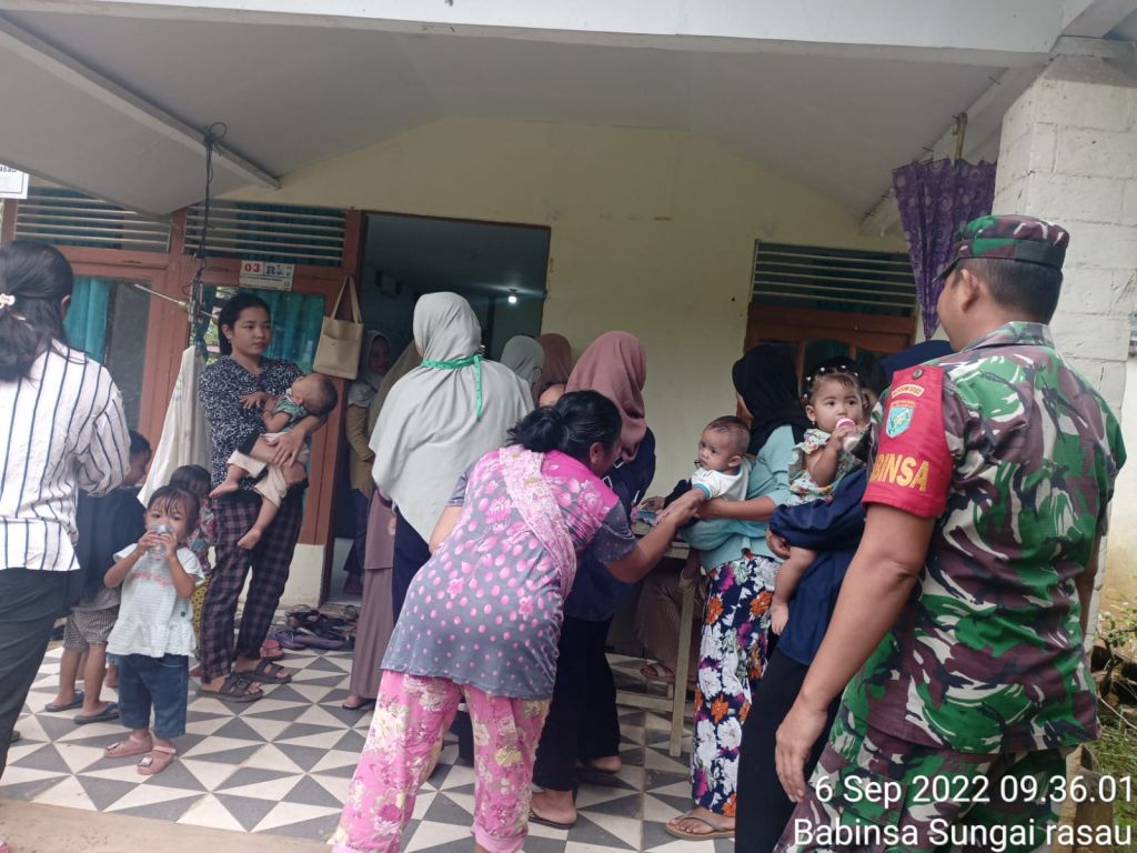 Babinsa Kodim 1202-08/Sedau Monitoring Kegiatan Posyandu