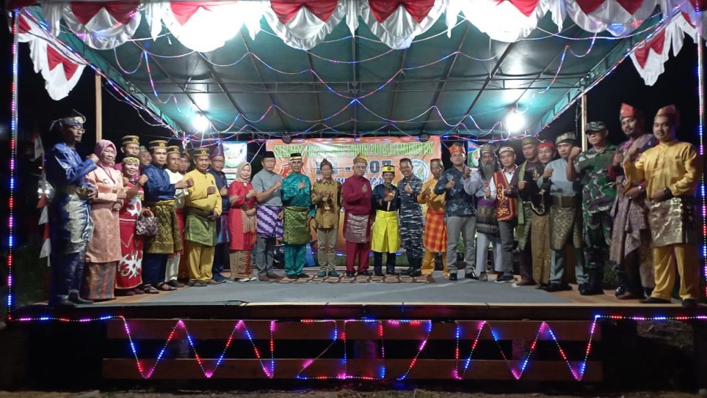 Danramil 1202-03 /SRY Hadiri Acara HUT Pulau Lumukutan ke-207