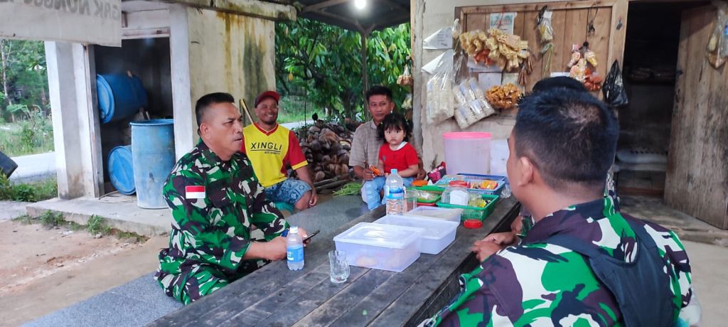 Pasiter  Kodim 1202/Skw Efektifkan Komsos dengan Warga di Lokasi TMMD