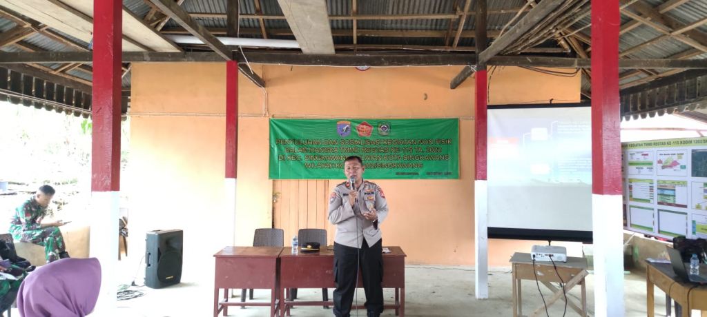 Berikan Penyuluhan Kamtibmas, Satgas TMMD ke-115 Gandeng Polres Singkawang