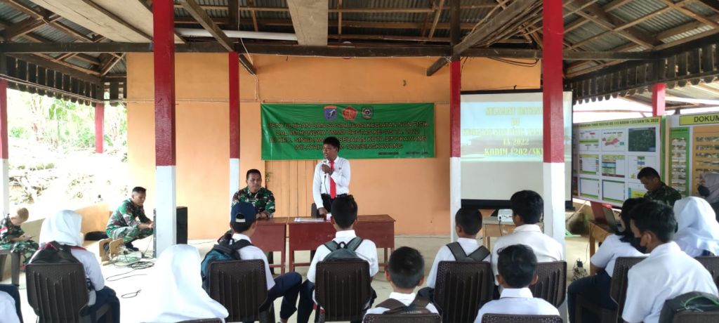 Satgas TMMD ke-115 gandeng Polres singkawang lakukan penyuluhan HAM pada masyarakat