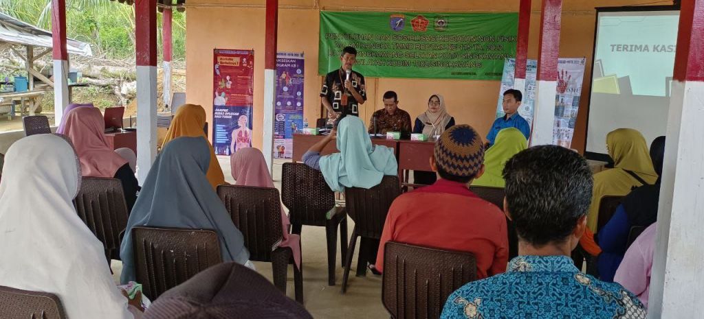 Kodim 1202/Skw bersama Dukcapil adakan Sosialiasi Administrasi Kependudukan Non Fisik TMMD ke -115