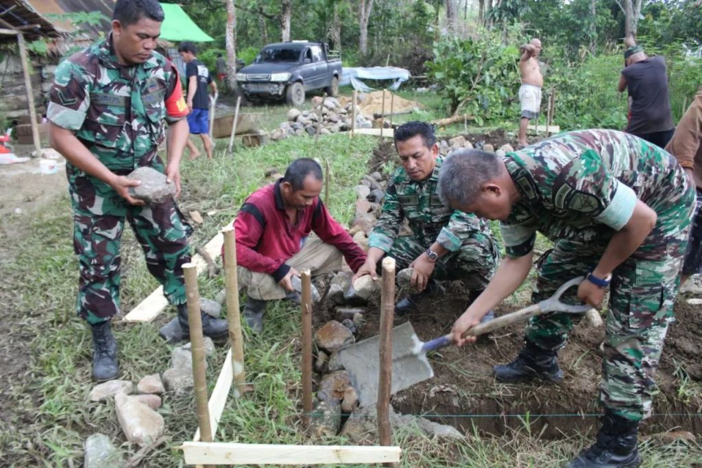 Tindak lanjuti Bantuan KASAD, Kodim 1202/Skw langsung aksi lakukan peletakan batu pertama...