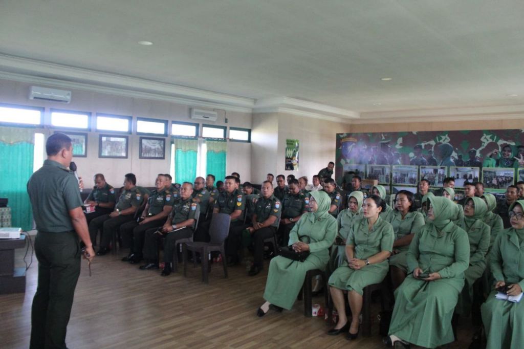 Tingkatkan Mental Prajurit, Anggota Kodim 1202/Skw Ikuti Penyuluhan Bintal