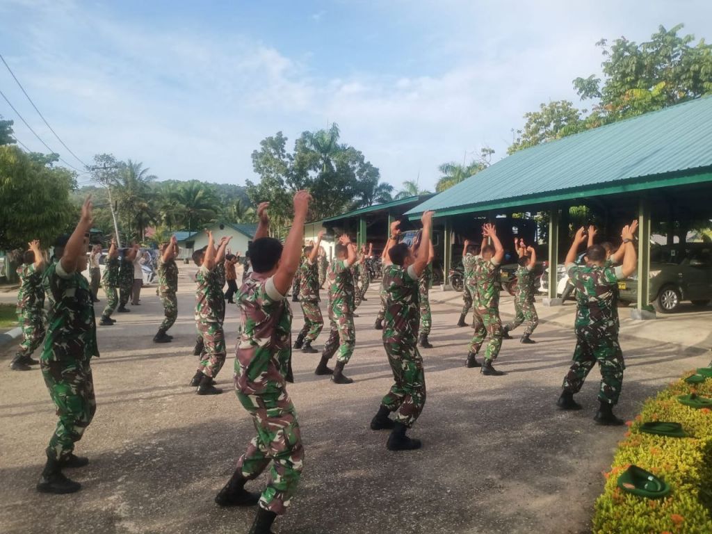 Jaga Kebugaran Anggota Kodim 1202/Skw Laksanakan Senam Pagi