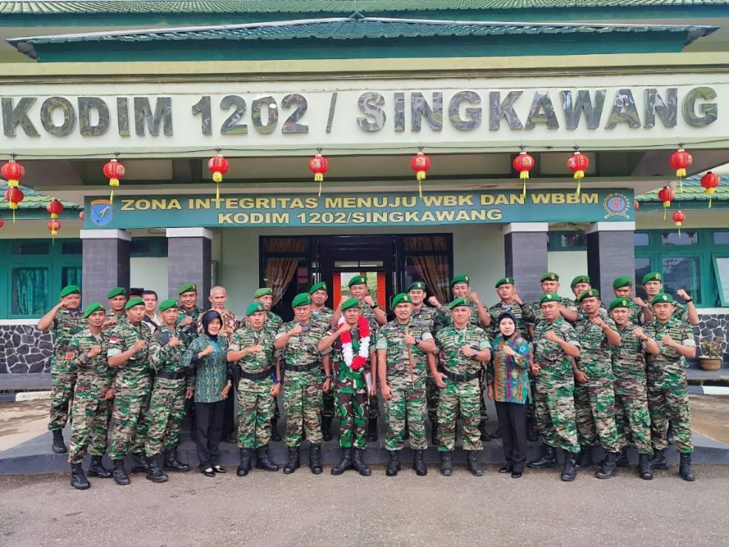 Dandim 1202/Skw Pimpin Upacara Penyambutan Personel Satgas Apter