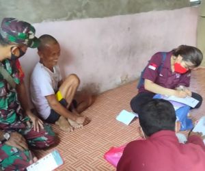 Jemput Bola, Babinsa Koramil 1202-07/Ledo Door to door Dampingi Vaksinasi