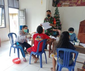 Serda Riflo Riyadi Babinsa Jagoi Babang, Capai Target Vaksinasi Dengan Jemput Bola