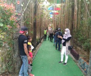 Sinergitas, Babinsa dan Bhabinkamtibmas Monitoring Tempat Wisata Waterboom
