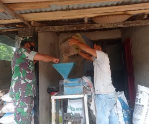 Tingkatkan Ketahanan Pangan, Babinsa Perbatasan Laksanakan Komsos