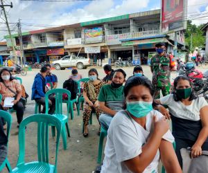 Babinsa Pantau Kegiatan Vaksinasi Di Wilayah Kecamatan Bengkayang