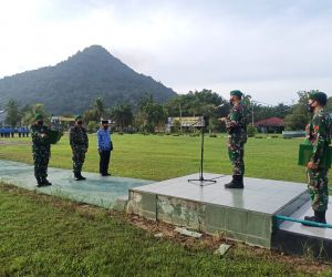 Berjalan Khidmat, Dandim 1202/Singkawang Pimpin Upacara Bendera 17-AN