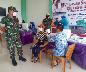 Babinsa Se-Kecamatan Sungai Raya Kawal Vaksin Booster