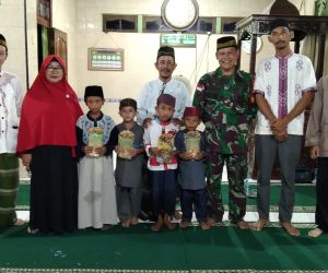 Babinsa Koramil 1202 -03/Sry,Hadiri Isra Miraj 1443 H di Masjid Al-Falah Desa Karimun