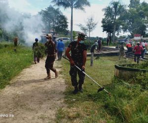 Giat Rutin Jumat Bersih, Cara Babinsa dan Warga di Desa Samalantan Jaga Lingkungan