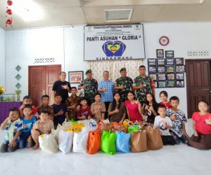 Sambangi Panti Asuhan Gloria, Kodim 1202/Skw Berikan Bantuan Sembako Dari Pangdam XII/Tanjungpura