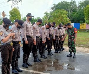 Gembleng Disiplin, Babinsa Koramil 1202-03/Sungai Raya Latih PBB kepada Security