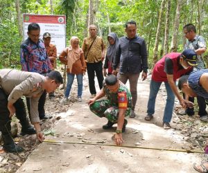 Babinsa KODIM 1202-03/SRY dampingi Tim Verifikasi Sertifikasi pembangunan