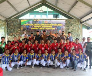Dandim 1202/SKW Lepas Tim Sepak Bola Liga Santri Nusantara