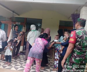 Babinsa Kodim 1202-08/Sedau Monitoring Kegiatan Posyandu