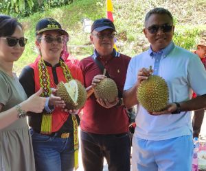 Dandim Singkawang Bersama Wali kota Hadiri Festival Buah Durian dan Pesta Makan Durian 2022