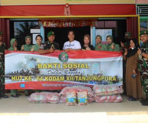 Peringati HUT Kodam XII/TPR  ke - 64 kodim 1202/Skw dan persatuan bakmi loncat lakukan baksos ke panti werdha sinar abadi