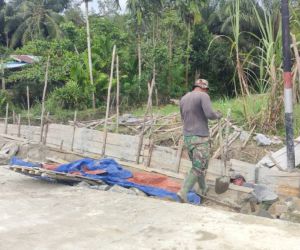 Pembangunan Talud penahan tebing TMMD ke-115 Kodim 1202/Skw