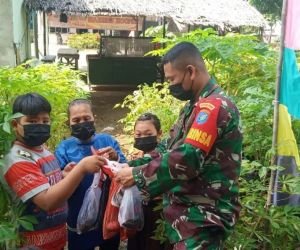 Babinsa Koramil 1202-03/Sungai Raya Panen Budidaya Ikan Lele dengan warga