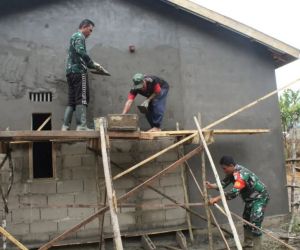 Rehab Rumah Warga, Babinsa di hati Rakyat