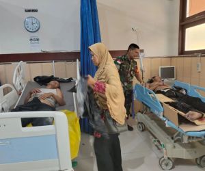 Babinsa Kodim 1202-03/SRY Sigap Berikan Pertolongan Korban Kecelakaan,