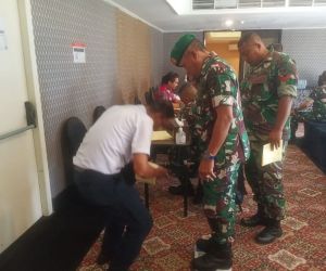 Anggota Kodim 1202/Skw Donor Darah Dalam Rangka HUT ke-3 hotel Mahkota