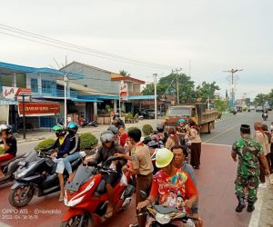 Berbagi Kebersamaan, Kodim 1202/Skw Bersama Pramuka Saka Wira Kartika Bagikan Takjil